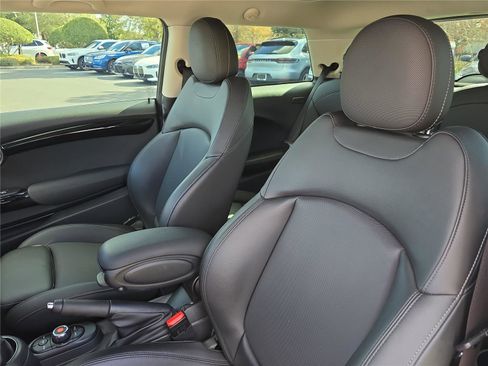 Used 2021 MINI Cooper S w/ Premium Package image 12