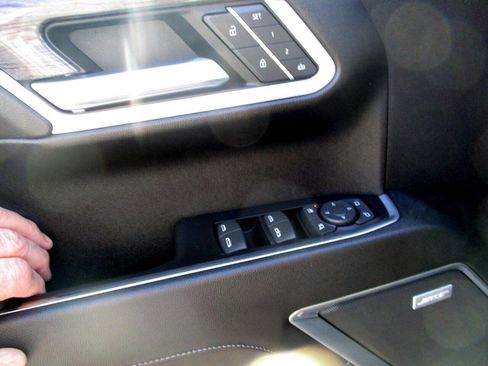 Used 2023 Chevrolet Silverado 1500 LTZ w/ LTZ Premium Package image 19