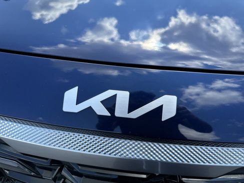 Used 2024 Kia Seltos EX FWD image 25