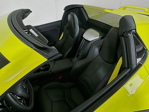 Used 2023 Chevrolet Corvette Stingray Preferred Conv w/ Battery Protection Package RWD image 18