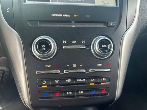 Used 2016 Lincoln MKC Reserve w/ Lincoln MKC Climate Package AWD/4WD image 7