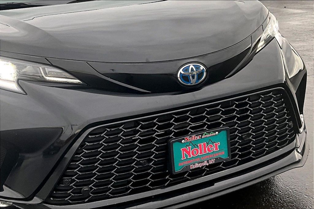 Used 2025 Toyota Sienna XSE AWD/4WD image 29