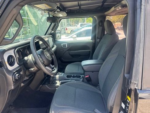 Used 2025 Jeep Wrangler Sport AWD/4WD image 6
