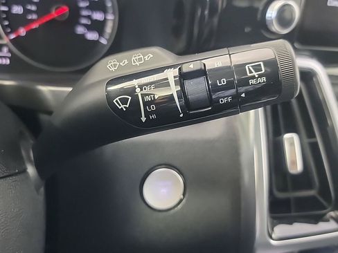 Certified 2022 Kia Sorento SX w/ Panoramic Sunroof Package AWD/4WD image 28