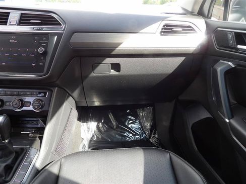 Used 2018 Volkswagen Tiguan SE FWD image 20