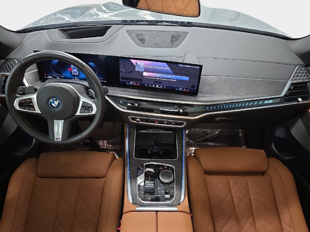 Used 2025 BMW X5 xDrive50e w/ M Sport Package AWD/4WD image 12