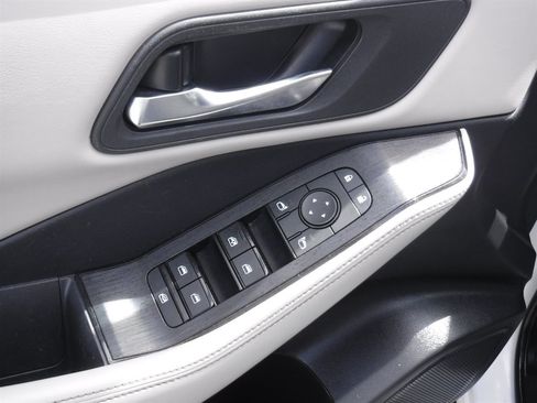 Used 2024 Nissan Rogue SV AWD/4WD image 22