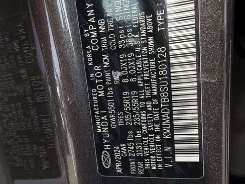 Certified 2025 Genesis GV70 2.5T AWD/4WD image 17