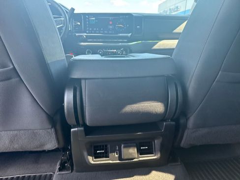 Used 2024 Chevrolet Silverado 1500 LT AWD/4WD image 30