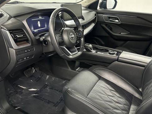 Used 2024 Nissan Rogue Platinum w/ Platinum Premium Package AWD/4WD image 10