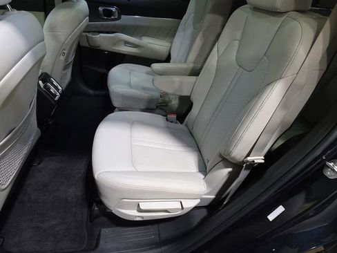Used 2023 Kia Sorento SX Prestige image 21