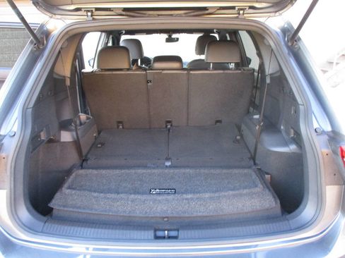 Used 2021 Volkswagen Tiguan SE R-Line image 31