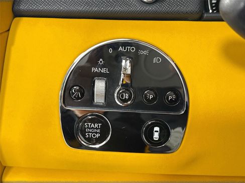 Used 2020 Rolls-Royce Cullinan image 24