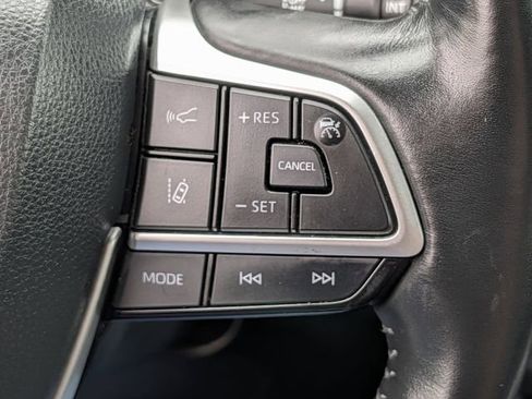 Used 2023 Toyota Highlander XSE image 21