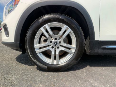 Used 2021 Mercedes-Benz GLB 250 4MATIC image 28