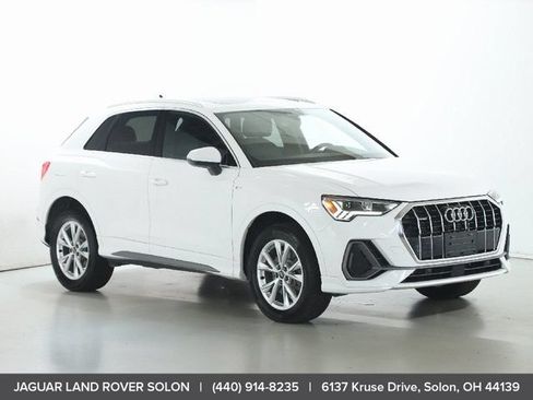 Used 2025 Audi Q3 2.0T Premium AWD/4WD image 11
