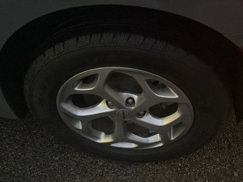 Used 2023 Chrysler Pacifica Limited w/ Uconnect Theater Family Group image 29