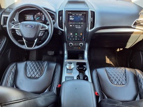 Used 2024 Ford Edge Titanium image 9