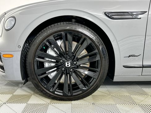 Certified 2024 Bentley Flying Spur W12 image 6