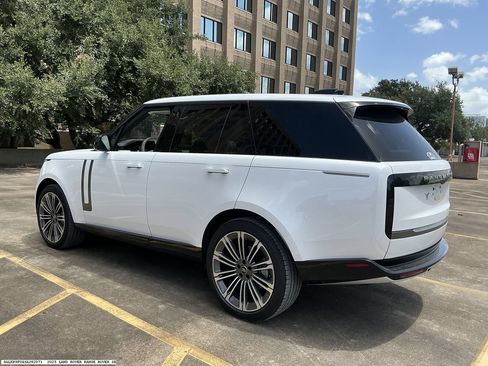 Used 2025 Land Rover Range Rover SE AWD/4WD image 5