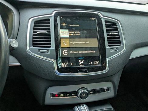 Used 2021 Volvo XC90 T5 Momentum w/ Climate Package image 10