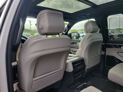 New 2026 Jeep Grand Wagoneer Limited AWD/4WD image 13