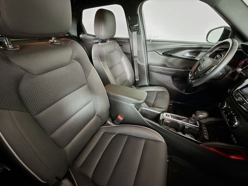 Used 2021 Chevrolet TrailBlazer RS w/ Technology Package image 34