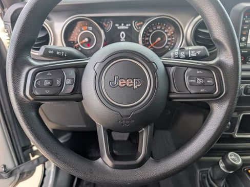 Used 2021 Jeep Wrangler Sport AWD/4WD image 12