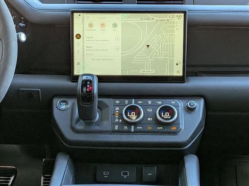 Used 2023 Land Rover Defender 110 V8 image 10