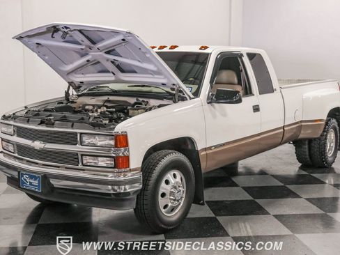 Used 1997 Chevrolet Silverado 3500 2WD Extended Cab w/ Preferred Equipment Group 3 image 32