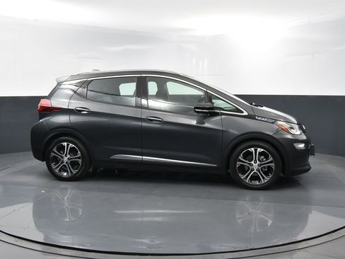 Used 2017 Chevrolet Bolt Premier w/ Driver Confidence II Package image 40