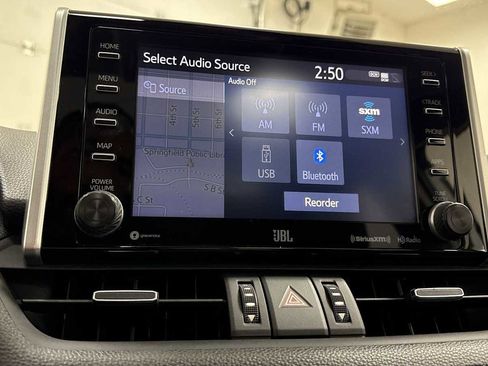 Used 2020 Toyota RAV4 Limited image 18