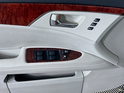 Used 2012 Toyota Avalon Limited image 15