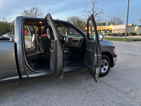 Used 2011 RAM 1500 ST w/ SXT Appearance Group image 13