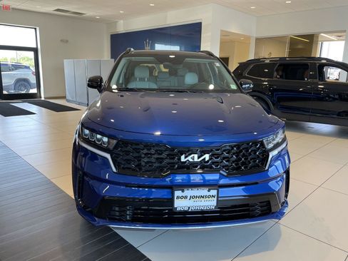 Used 2023 Kia Sorento S w/ Panoramic Sunroof Package FWD image 2