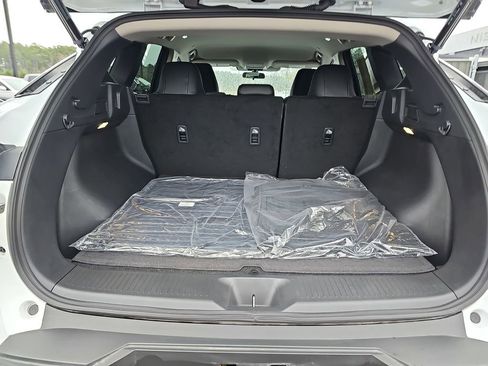 Used 2025 Nissan Murano SV image 14