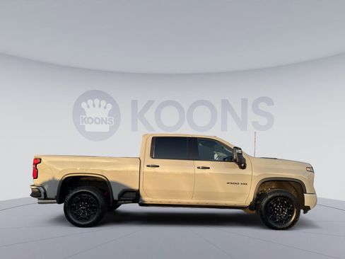 Used 2024 Chevrolet Silverado 2500 LTZ w/ LTZ Plus Package image 7