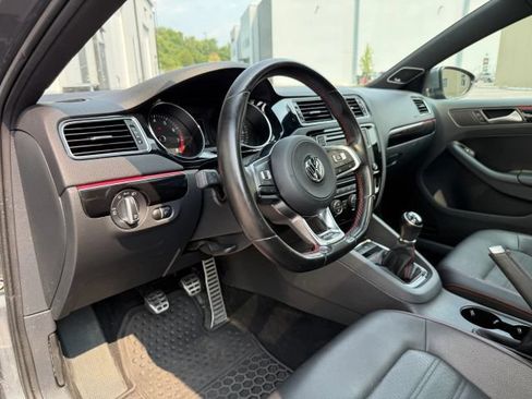Used 2017 Volkswagen Jetta GLI FWD image 16