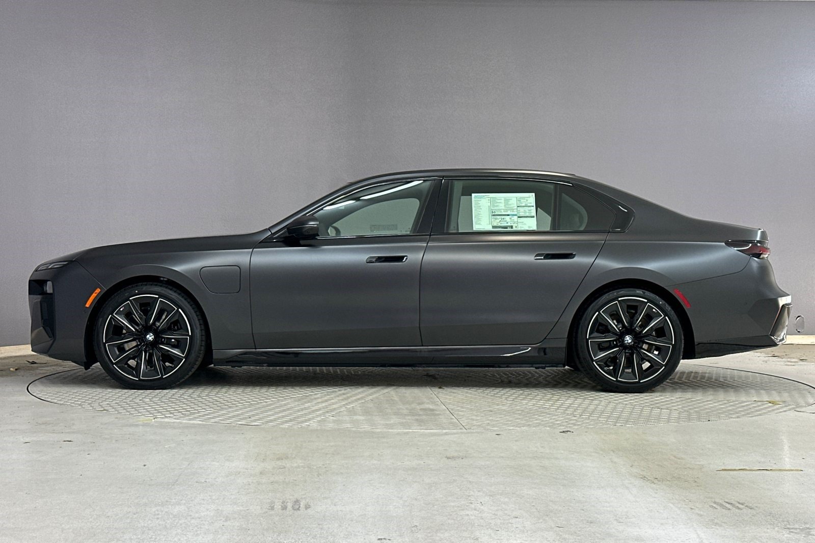 New 2026 BMW 750e xDrive w/ Premium Package AWD/4WD image 2