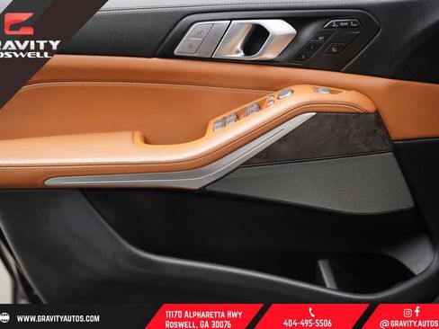 Used 2022 BMW X7 M50i image 39