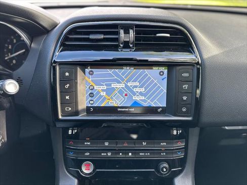 Used 2017 Jaguar F-PACE Premium image 12