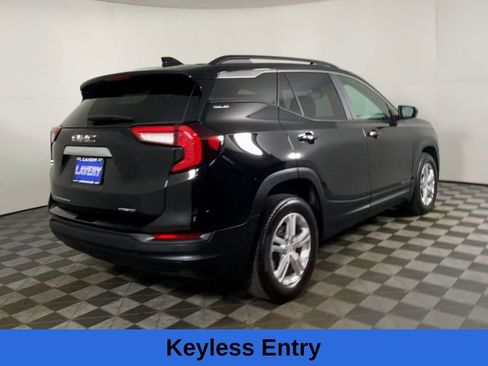 Used 2022 GMC Terrain SLE w/ Driver Convenience Package image 12