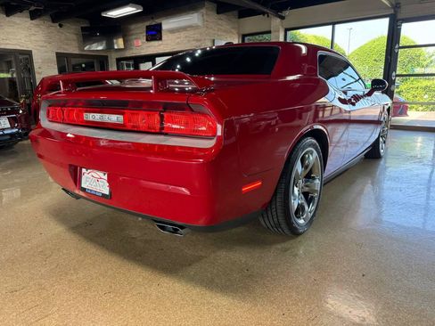 Used 2014 Dodge Challenger R/T RWD image 7