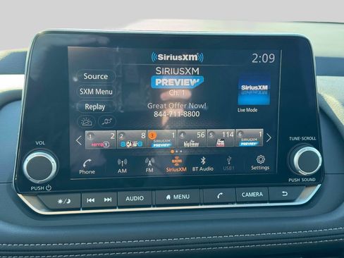 Used 2025 Nissan Rogue SV image 26