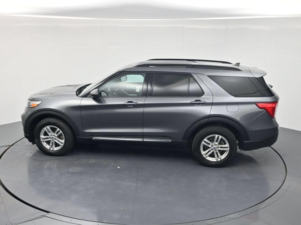 Used 2023 Ford Explorer XLT AWD/4WD image 44