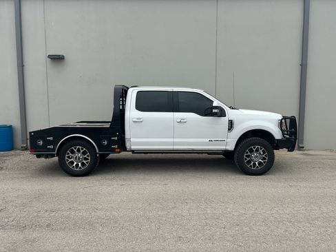 Used 2020 Ford F250 Lariat w/ Lariat Ultimate Package image 4