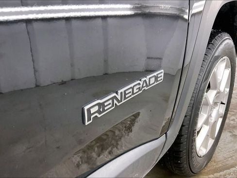 Used 2020 Jeep Renegade Latitude image 9