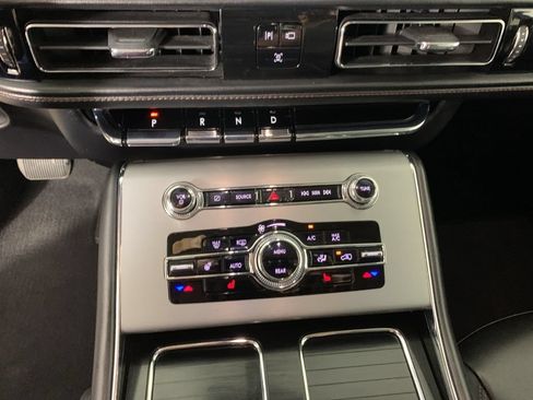 Used 2022 Lincoln Aviator AWD w/ Premium Package image 27