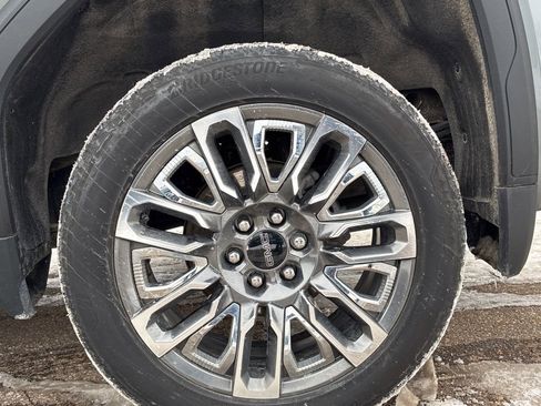 Used 2024 GMC Sierra 1500 Denali Ultimate image 12