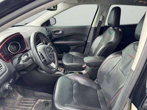Used 2019 Jeep Compass Trailhawk w/ Leather Interior Group AWD/4WD image 19